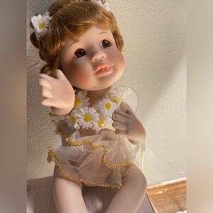 Handcrafted Hamilton Collection porcelain doll “fairy of innocence” (9 in)